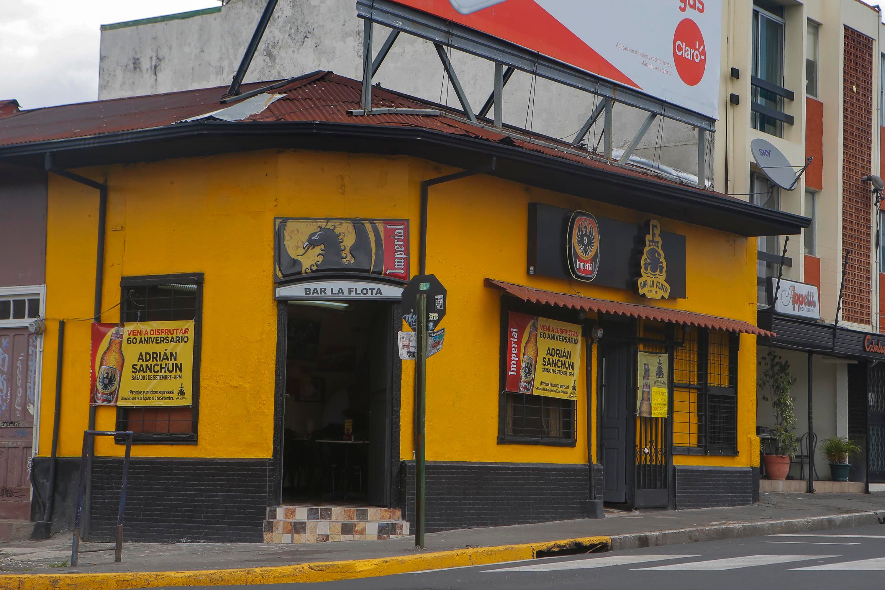 Cantaritos y rica comida frente al mar en La Cantina de Maza