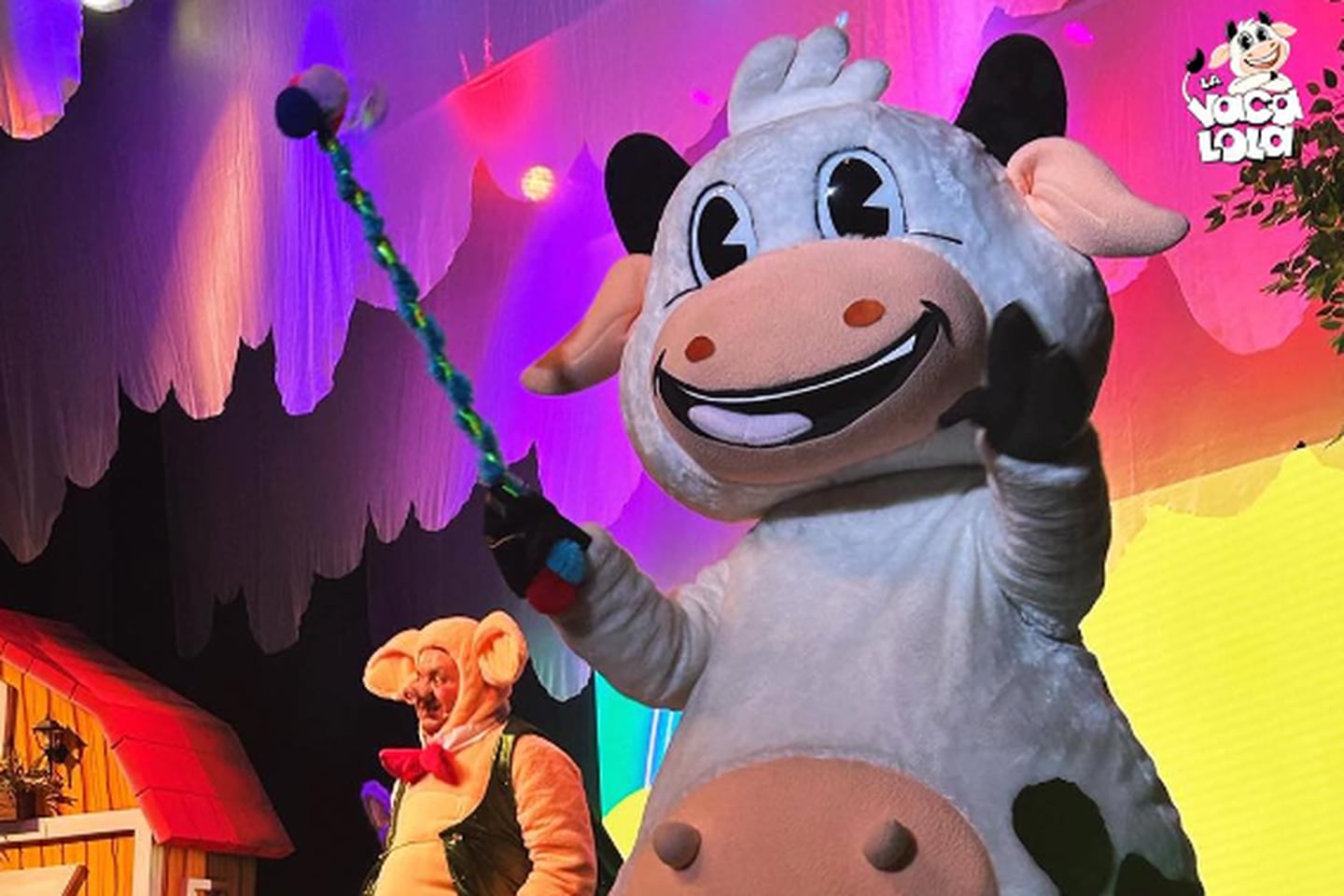 La Vaca Lola promete ofrecer un show inolvidable para los niños. Foto: Facebook Ticonciertos