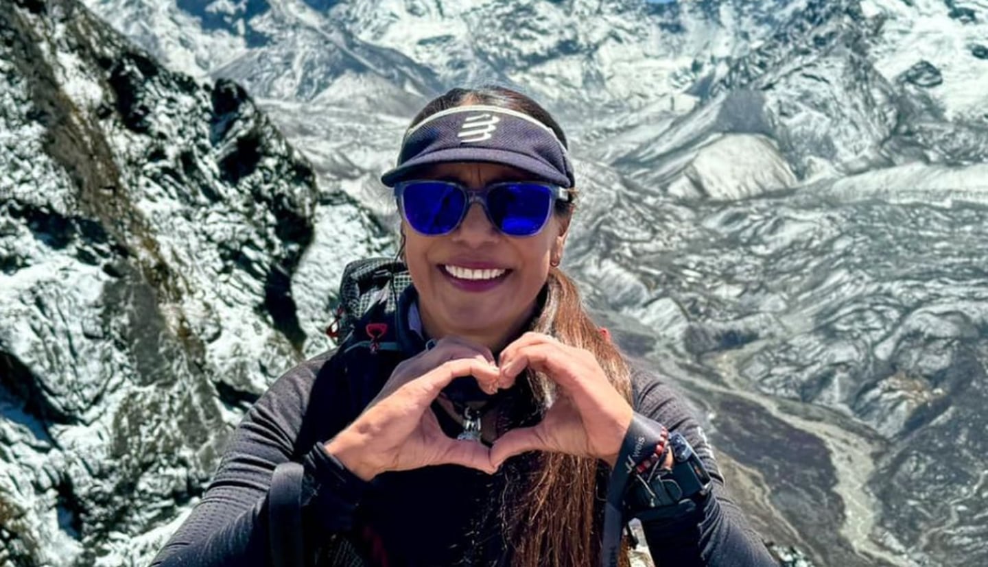 Ligia Madrigal llega a la cima del Everest