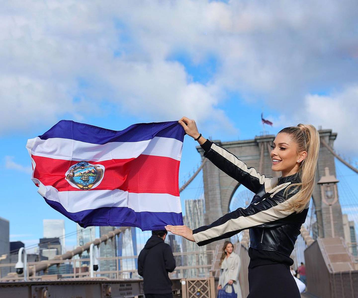 Lisbeth Valverde llevó na bandera tricolor hasta Nueva York