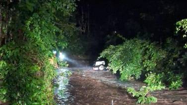 Lluvias golpearon con todo a Guanacaste y sacaron a más de 30 personas de sus casas 