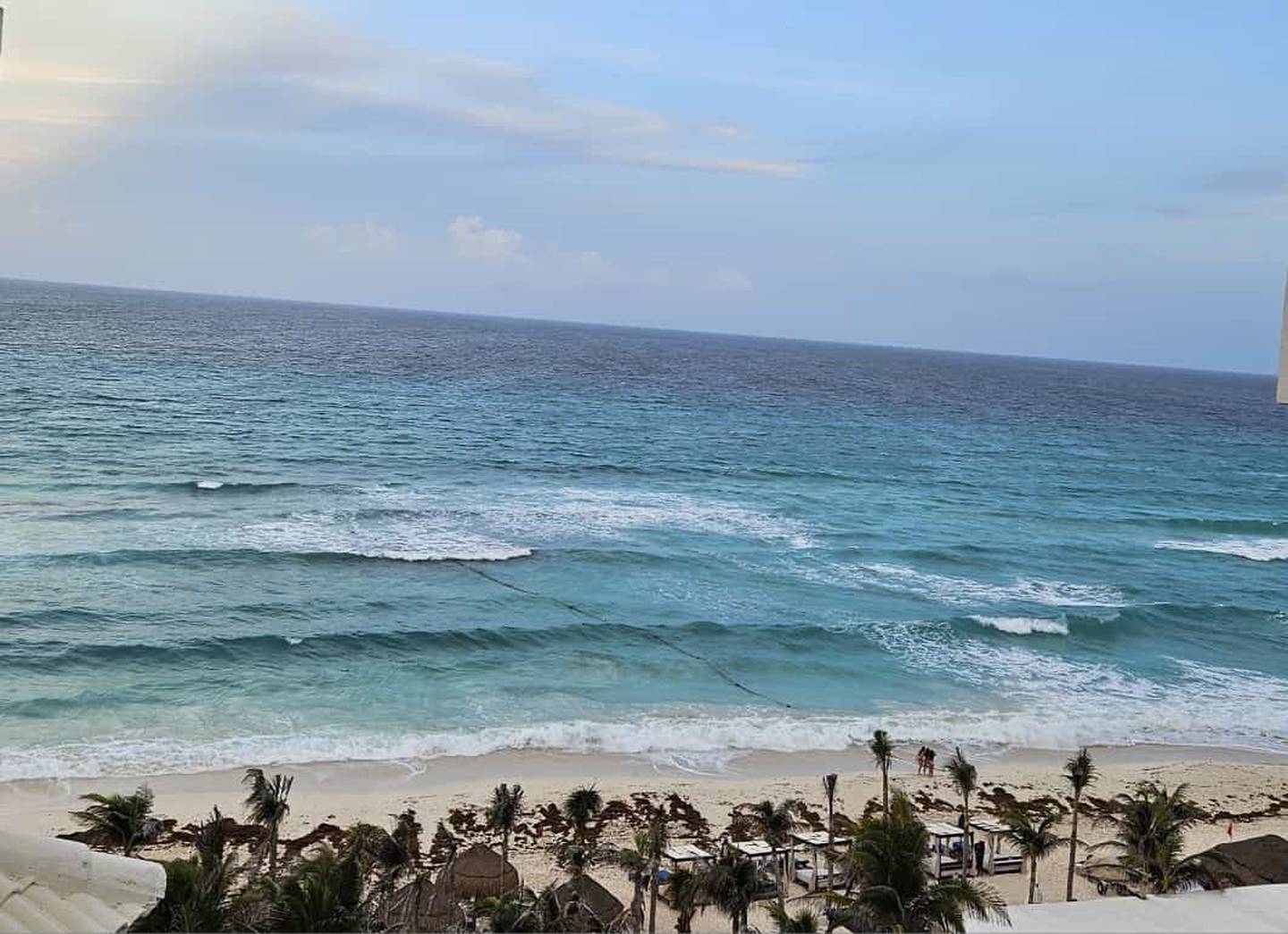 Todos hemos escuchado hablar de Cancún, una ciudad mexicana con hermosas playas y con un ambiente increíble, pero la verdad no hay fotos ni videos que le hagan justicia a este paraíso.